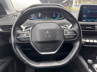 PEUGEOT 3008 Hybrid 225 e-EAT8 Allure Pack